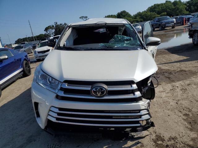 5TDZARFH3KS059792 - 2019 TOYOTA HIGHLANDER LE WHITE photo 5