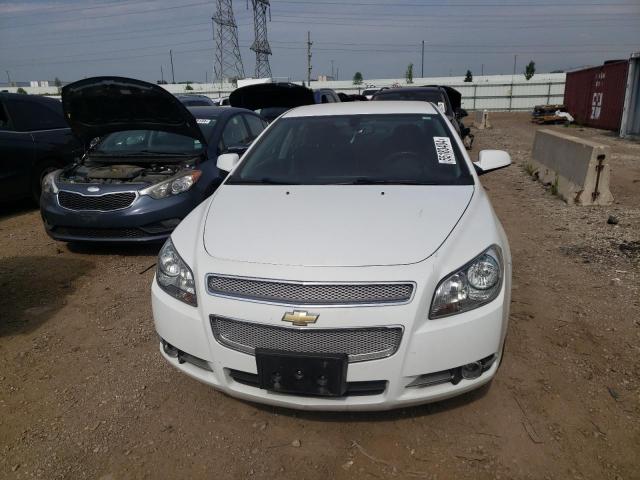 1G1ZE5E18BF395688 - 2011 CHEVROLET MALIBU LTZ თეთრი ფოტო 5