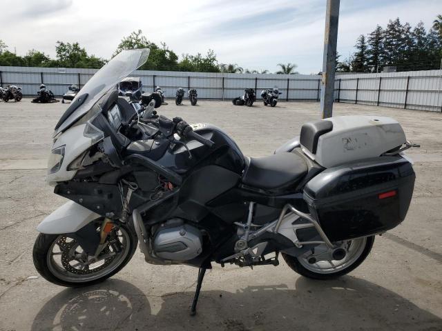 WB10A1308HZ399694 - 2017 BMW R1200 RT BLACK photo 3