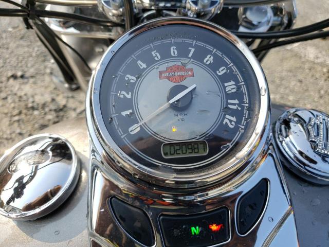 1HD1BWV17GB039362 - 2016 HARLEY-DAVIDSON FLSTC HERITAGE SOFTAIL CLASSIC SILVER photo 8