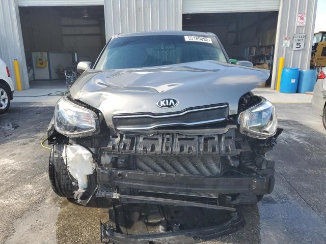 KNDJN2A23H7499879 - 2017 KIA SOUL GRAY photo 5