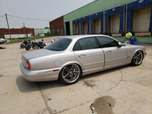 SAJWA73B44TG19657 - 2004 JAGUAR XJR S SILVER photo 3