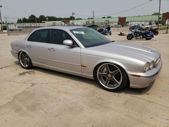 SAJWA73B44TG19657 - 2004 JAGUAR XJR S SILVER photo 4