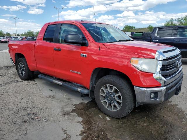 5TFUW5F17FX446630 - 2015 TOYOTA TUNDRA DOUBLE CAB SR/SR5 RED photo 4