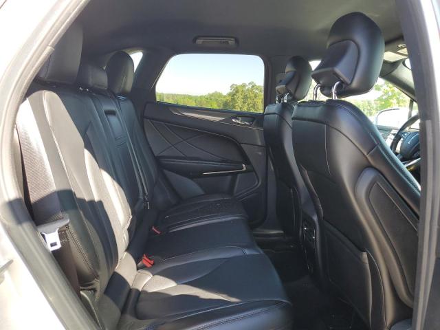 5LMCJ2C92HUL31143 - 2017 LINCOLN MKC SELECT SILVER photo 11
