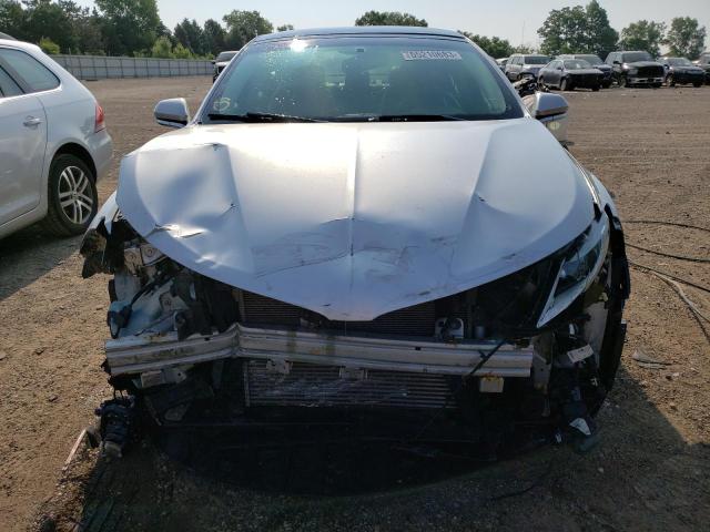 3LN6L2J90FR618515 - 2015 LINCOLN MKZ SILVER photo 5