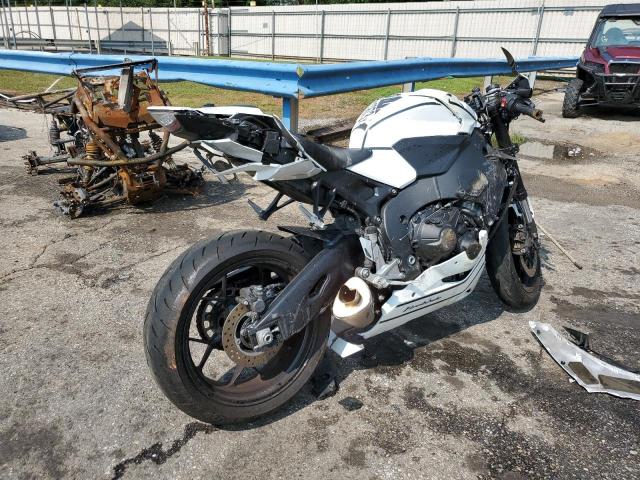 JH2SC7751HK000977 - 2017 HONDA CBR1000 RA WHITE photo 4