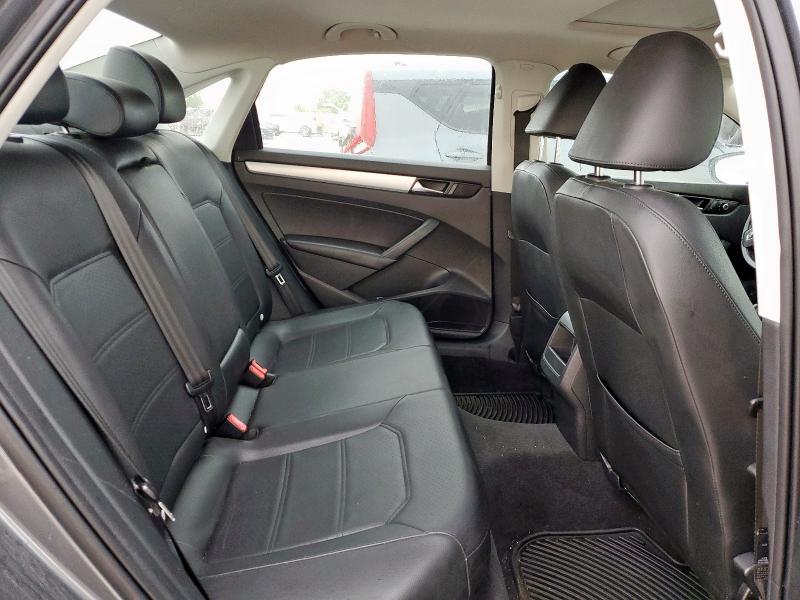 1VWBH7A32CC017658 - 2012 VOLKSWAGEN PASSAT SE Grau Foto 10