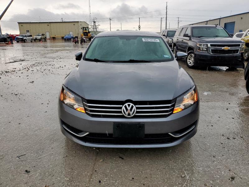 1VWBH7A32CC017658 - 2012 VOLKSWAGEN PASSAT SE Grau Foto 5