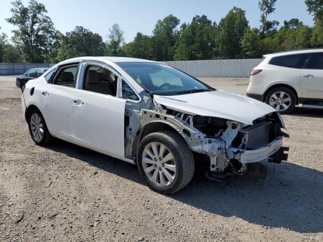 1G4PP5SKXG4157877 - 2016 BUICK VERANO WHITE photo 4