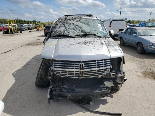 5LMJJ2J57DEL01339 - 2013 LINCOLN NAVIGATOR SILVER photo 5
