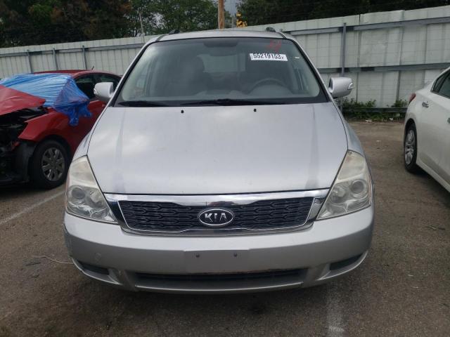 KNDMG4C70C6439715 - 2012 KIA SEDONA LX SILVER photo 5