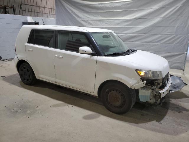 JTLZE4FE6A1099572 - 2010 TOYOTA SCION XB WHITE photo 4