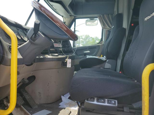 1FUJGLDR9HLHJ8811 - 2017 FREIGHTLINER CASCADIA 1 WHITE photo 5