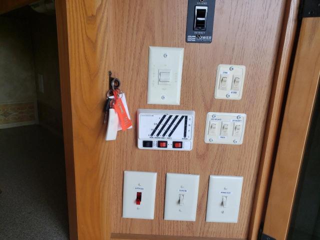 5SFBF342X9E013551 - 2009 HEART LAND BIGHORN 白色 照片 7