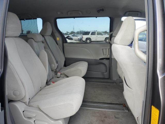 5TDKK3DC2BS026091 - 2011 TOYOTA SIENNA LE ნაცრისფერი ფოტო 11