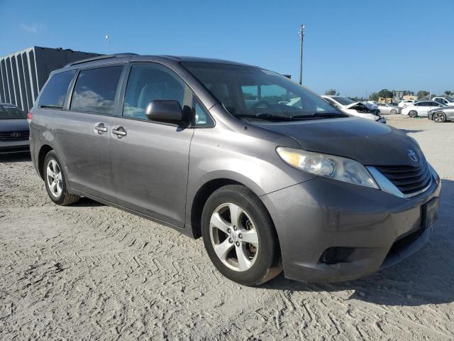 5TDKK3DC2BS026091 - 2011 TOYOTA SIENNA LE ნაცრისფერი ფოტო 4