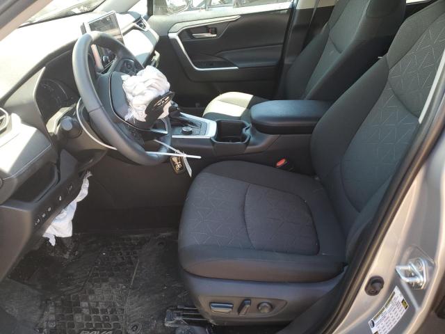 2T3RWRFV6PW183309 - 2023 TOYOTA RAV4 XLE 银色 照片 7