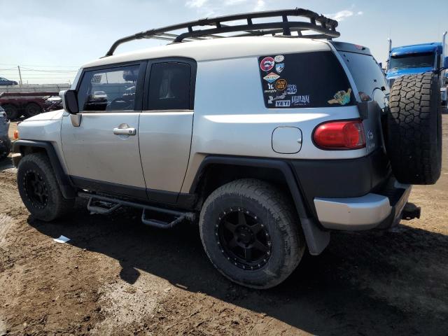 JTEBU11F970030237 - 2007 TOYOTA FJ CRUISER SILVER photo 2