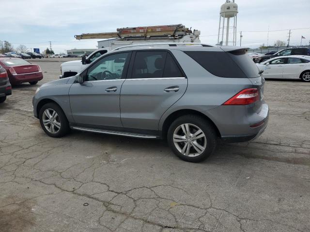 4JGDA5HBXCA018064 - 2012 MERCEDES-BENZ ML 350 4MATIC GRAY photo 2