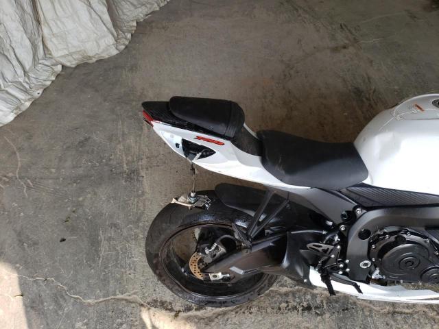 JS1GR7MA1P7100359 - 2023 SUZUKI GSX-R750 WHITE photo 6