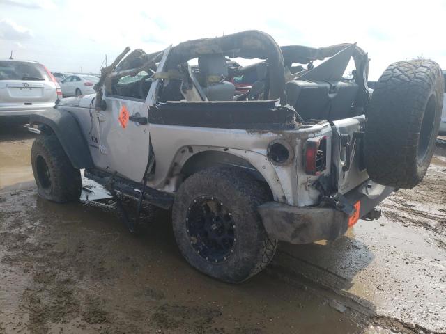 1J4FA24169L753401 - 2009 JEEP WRANGLER X SILVER photo 2