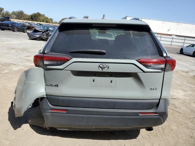 2T3W1RFV3MW182633 - 2021 TOYOTA RAV4 XLE GRAY photo 6