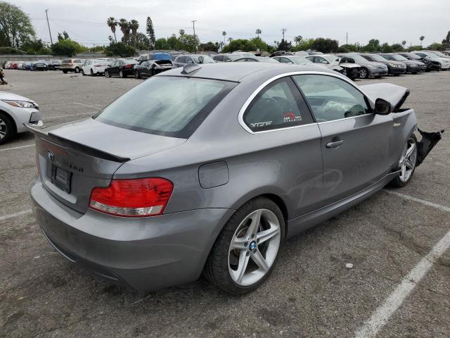 WBAUC9C58BVM11072 - 2011 BMW 135 I GRAY photo 3