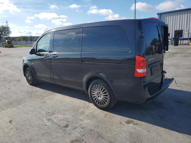 WD4PG2EE8J3368832 - 2018 MERCEDES-BENZ METRIS BLACK photo 2