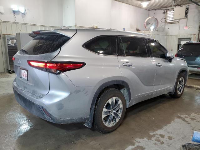 5TDGZRBH4MS555760 - 2021 TOYOTA HIGHLANDER XLE Արծաթագույն լուսանկար 3