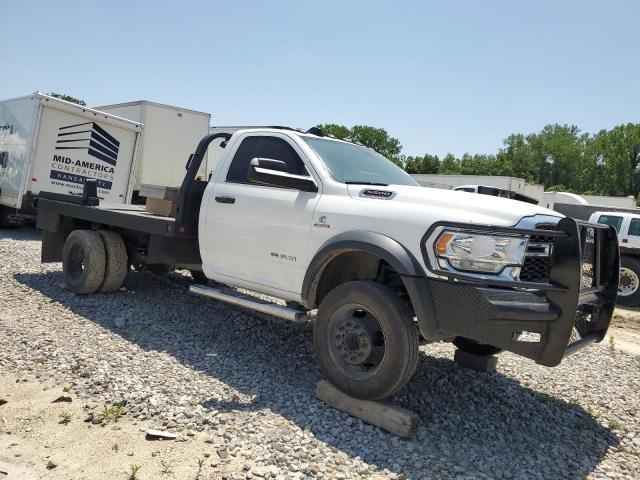 3C7WRNBL5KG575085 - 2019 RAM 5500 WHITE photo 4