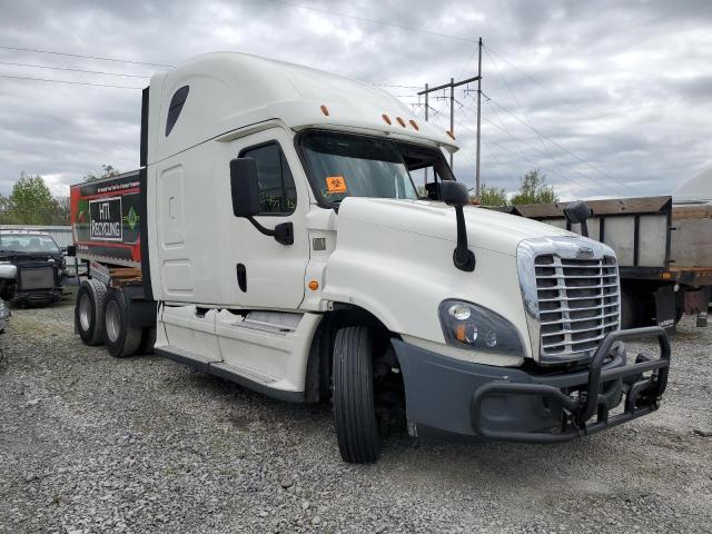 2015 FREIGHTLINER CASCADIA 1, null