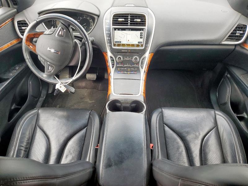 2LMTJ6LR2GBL63514 - 2016 LINCOLN MKX RESERVE SILVER photo 8