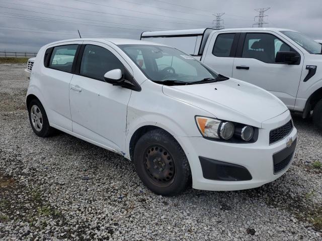 1G1JA6SH2F4121632 - 2015 CHEVROLET SONIC LS WHITE photo 4