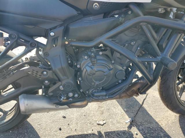 JYARM32E3NA003915 - 2022 YAMAHA MT07 BLACK photo 7