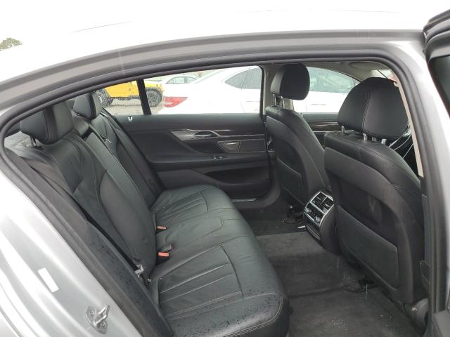 WBA7E4C56JGV23835 - 2018 BMW 740 XI SILVER photo 10