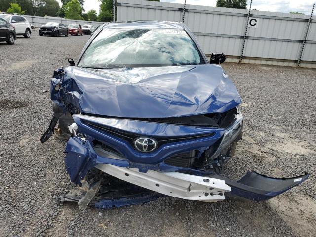 4T1T11AK0PU088319 - 2023 TOYOTA CAMRY SE NIGHT SHADE BLUE photo 5