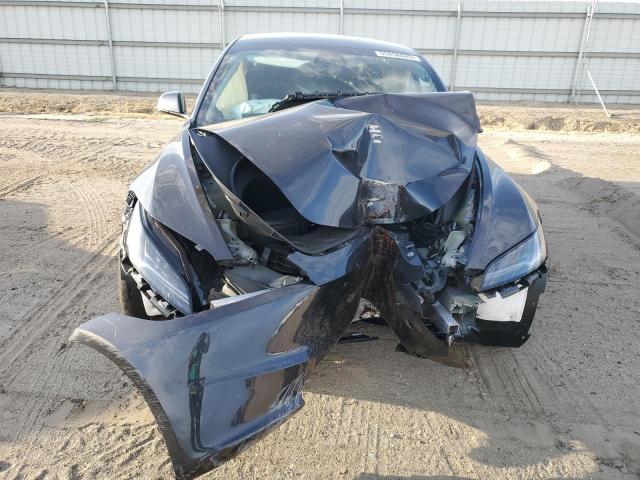 5YJ3E1EB3SF963316 - 2025 TESLA MODEL 3 灰色 照片 5