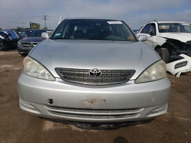 JTDBF30KX20001377 - 2002 TOYOTA CAMRY LE SILVER photo 5