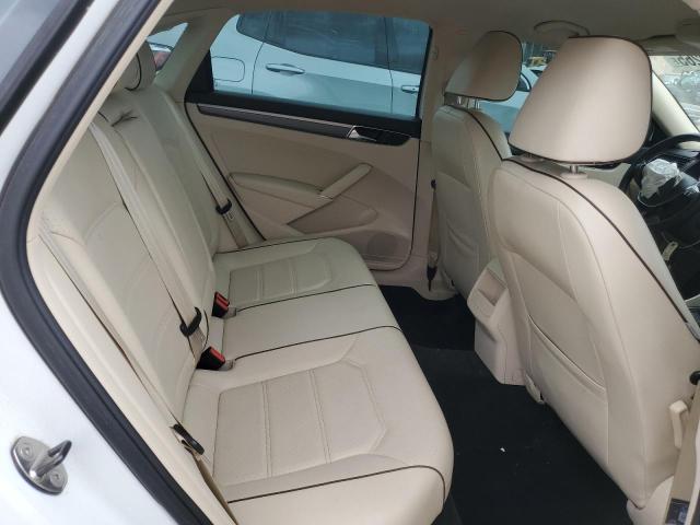 1VWDT7A37HC001812 - 2017 VOLKSWAGEN PASSAT R-LINE თეთრი ფოტო 10