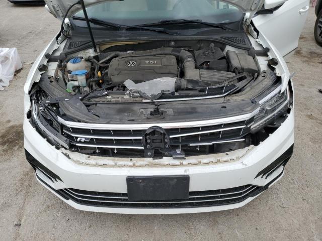 1VWDT7A37HC001812 - 2017 VOLKSWAGEN PASSAT R-LINE თეთრი ფოტო 11