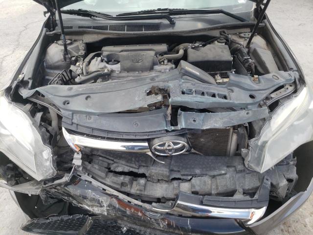 4T1BF1FK8HU785762 - 2017 TOYOTA CAMRY LE GRAY photo 11