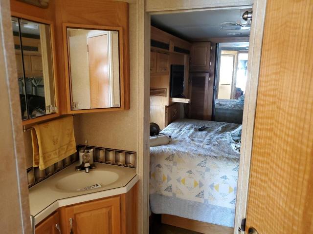 4VZBN1D976C053230 - 2006 SPARTAN MOTORS MOTORHOME 4VZ SILVER photo 9