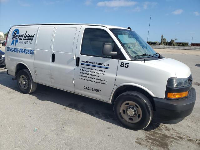 1GCWGAFP0P1247586 - 2023 CHEVROLET EXPRESS G2 WHITE photo 4