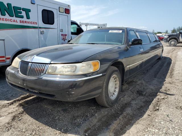 1L1FM81W0YY844744 - 2000 LINCOLN TOWN CAR EXECUTIVE Սև լուսանկար 1