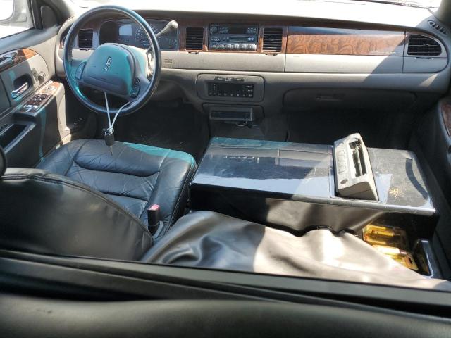1L1FM81W0YY844744 - 2000 LINCOLN TOWN CAR EXECUTIVE Սև լուսանկար 8