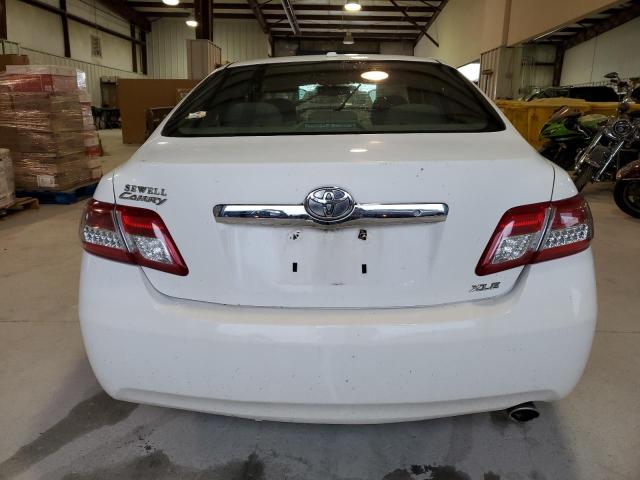 4T1BF3EK8BU765662 - 2011 TOYOTA CAMRY BASE WHITE photo 6