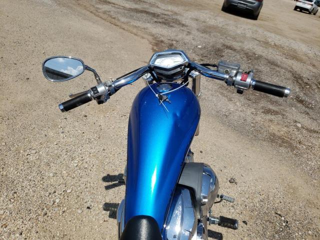 JH2SC6103CK200520 - 2012 HONDA VT1300 CX BLUE photo 5