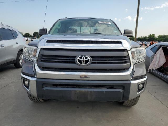 5TFUW5F14FX417151 - 2015 TOYOTA TUNDRA DOUBLE CAB SR/SR5 GRAY photo 5