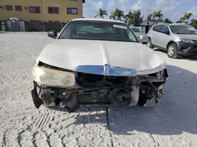 1LNFM81W8WY694216 - 1998 LINCOLN TOWN CAR EXECUTIVE Weiß Foto 5